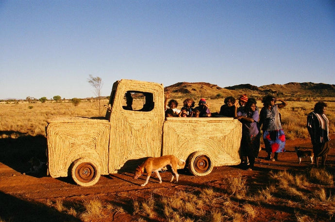 Tjanpi Grass Toyota (2005) - Artistes de Tjanpi