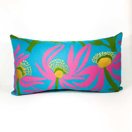 Coussin 'Manwak (Mumeka Blooms / Fleurs Mumeka)' de Deborah Wurrkidj - Turquoise, 30x50cm