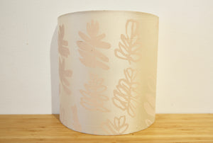 Wall lamp 'Kungnol (Clouds / Nuages)' by Elizabeth Kandabuma - Iridescent cream and pale pink, 20x20cm